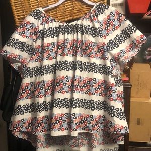 Super cute top long in back